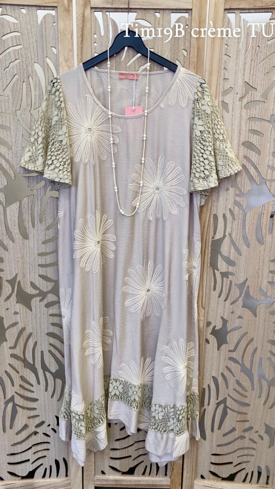 Robe longue grande taille aspect lin brodé crème TOM19B