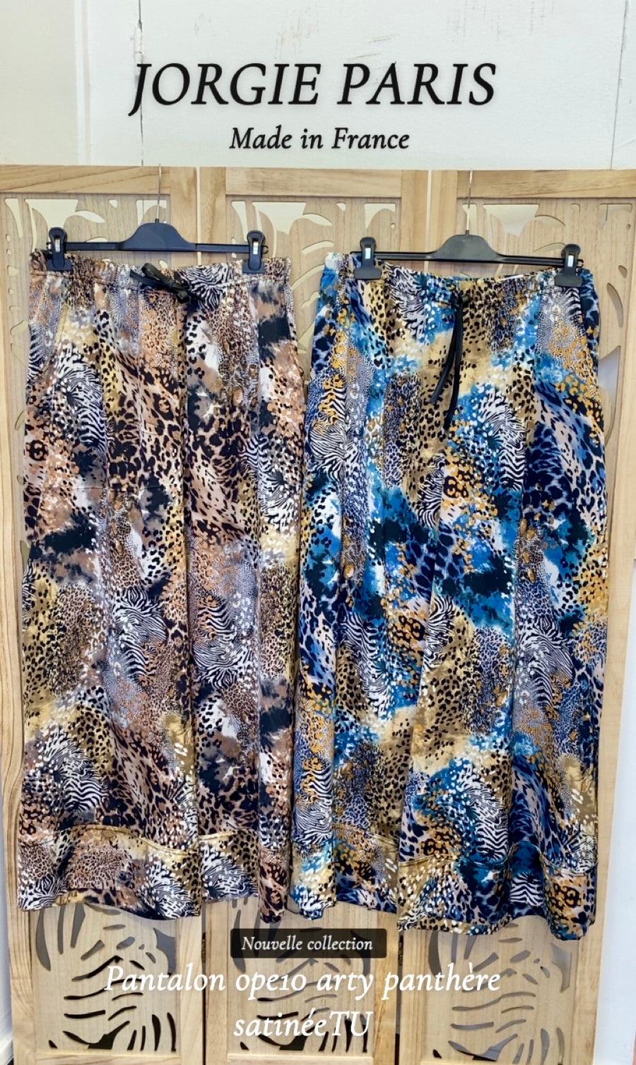 Pantalon grande taille en satin twill imprimé panthère bleu OPE10