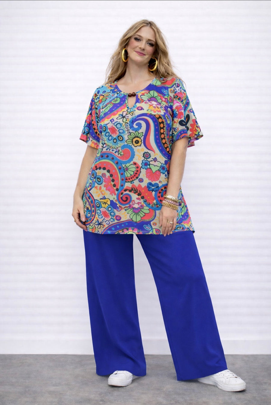 Tunique oversize à fleurs, col en V, manches 3/4, rouge salsa | Ulla Popken