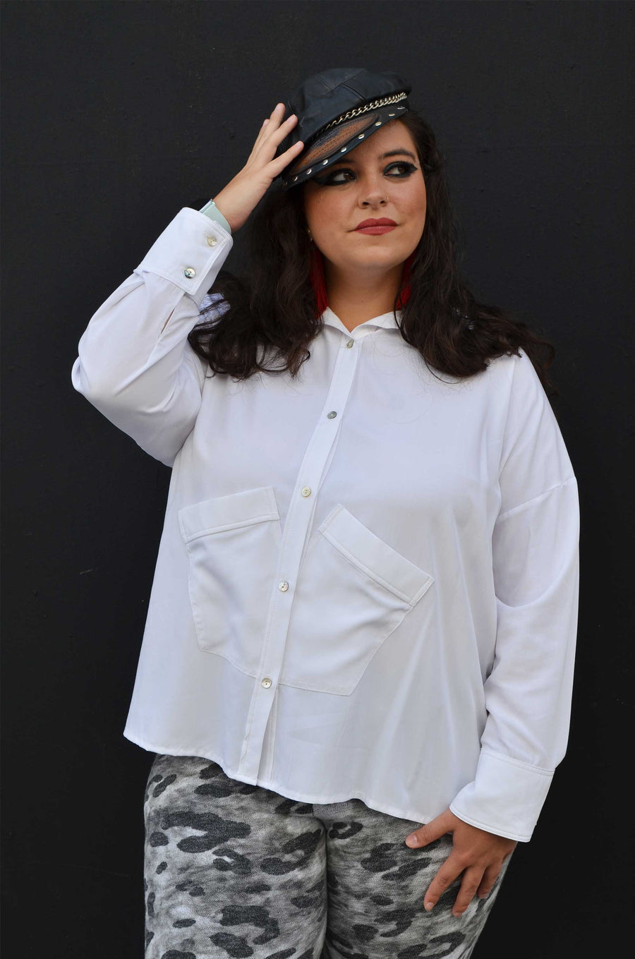 chemise grande taille forme carrée en semi coton noir ou blanc MARLENE04